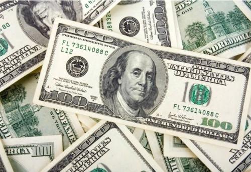 Cepo: El dólar baja por la poca cantidad de transacciones 